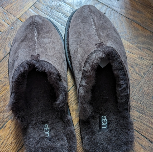 Ugg - Picture 2 of 4